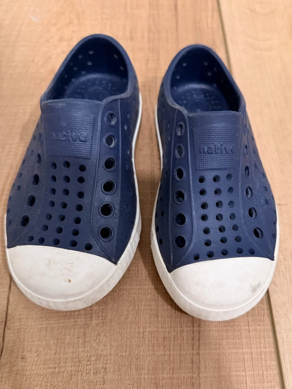 Native Kids Slip-On Water Shoe in Navy and White
